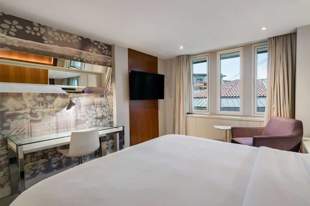 فندق راديسون بلو بوسفوروس اسطنبول المظهر الخارجي الصورة A room at the hotel